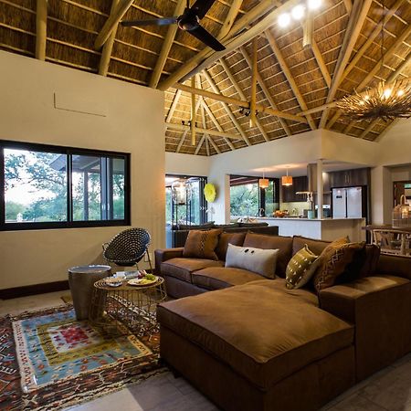 Moya Safari Villa Hoedspruit Exterior photo